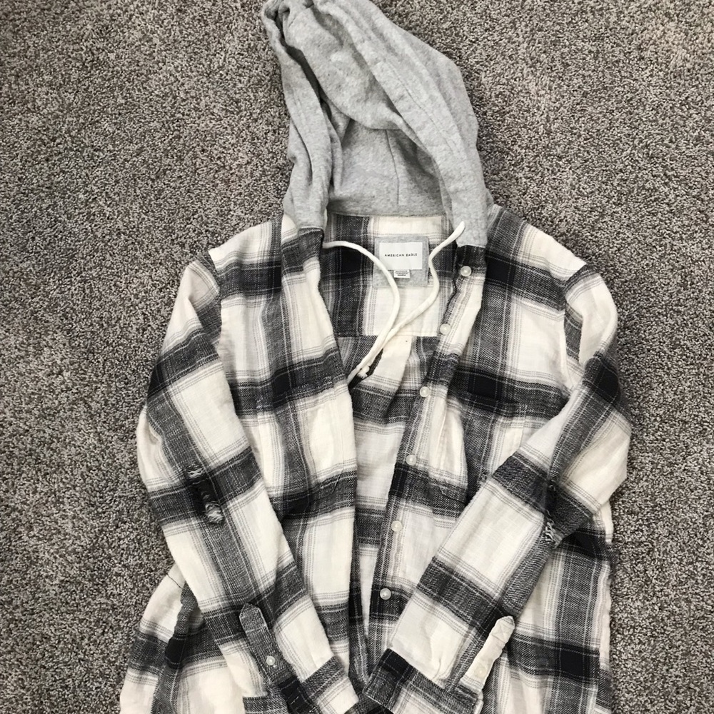 American Eagle Black and White Plaid Distressed Top